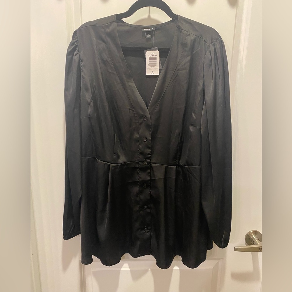 Torrid Women Plus Size Black Silk Blouse Top - NWT Size 2